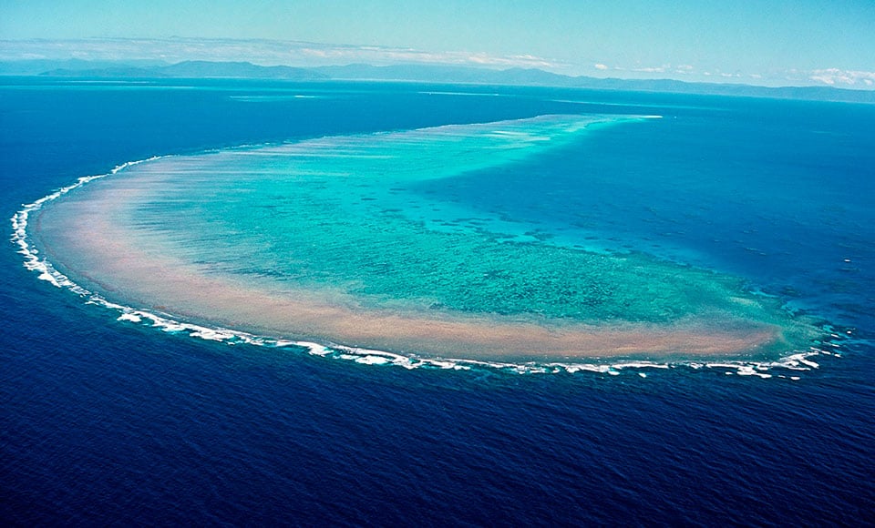 Join Great Barrier Reef Scenic Flights for an unforgettable 40 minute scenic flight over the World Heritage Great Barrier Reef!